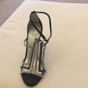 Strait dress sandal